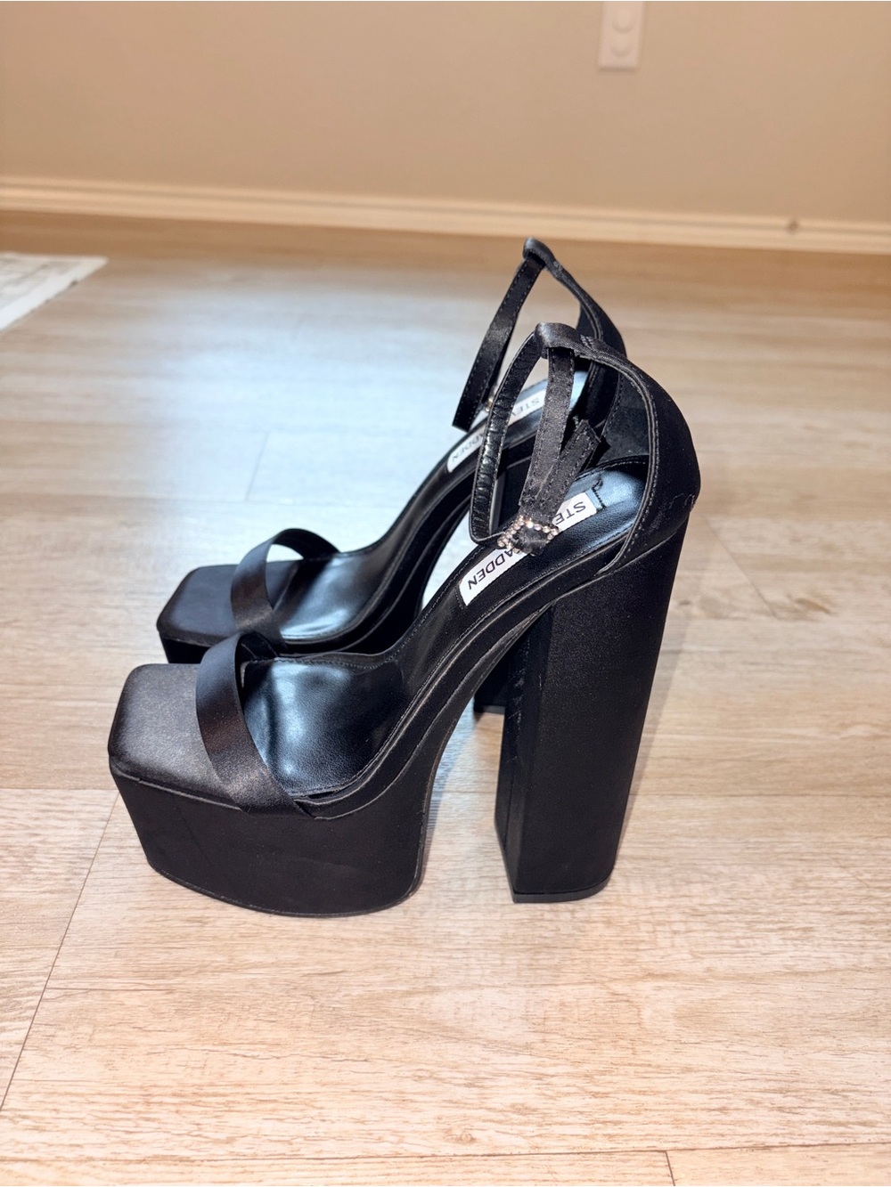 Steve Madden Amori Satin Platform Heels